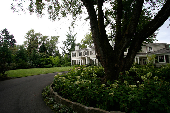 circle island in driveway